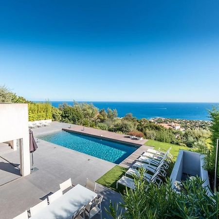 Villa Vue Panoramique Sur La Baie De St Tropez Les Issambres Exterior foto